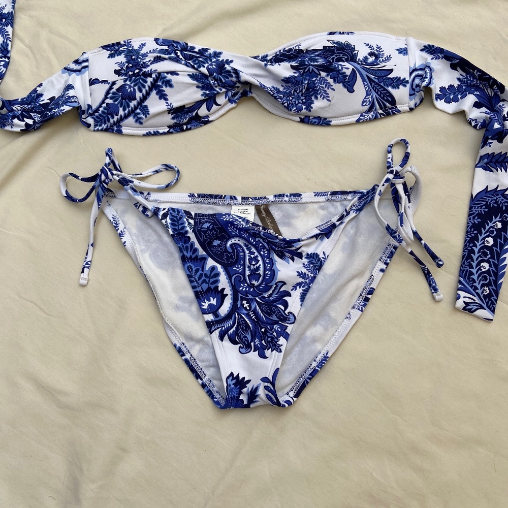 TOMMY BAHAMA Bikini Swimsuit,  SIZE SMALL,  Tie bottom, Floral